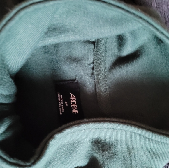 Ardene Zip up - Picture 3 of 3